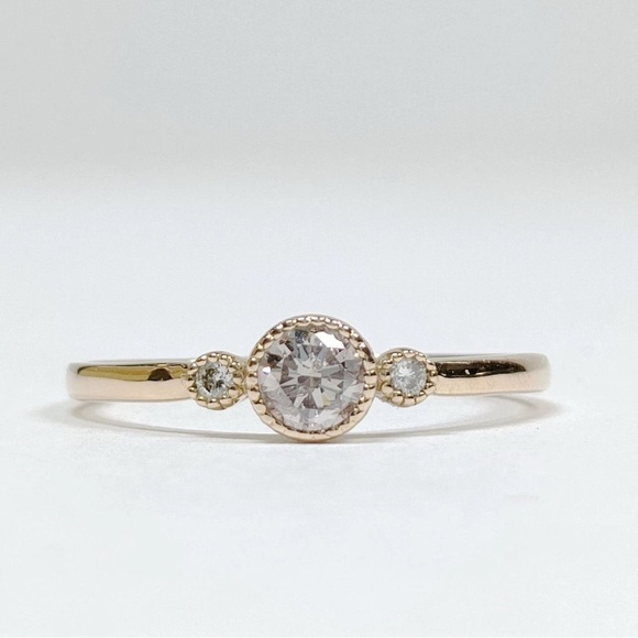 🚫SOLD🚫 18K Solid Gold 3 Diamond Ring Size 6.5 - Picture 10 of 13